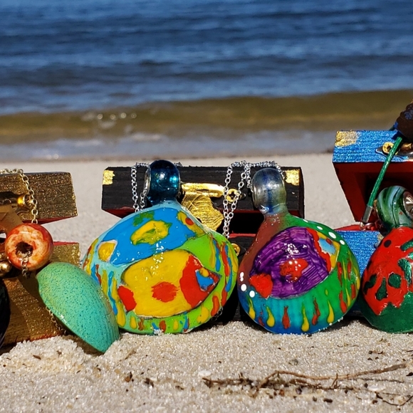 ONE OF A KIND HAND PAINTED TREASURES - Picture 3 of 8